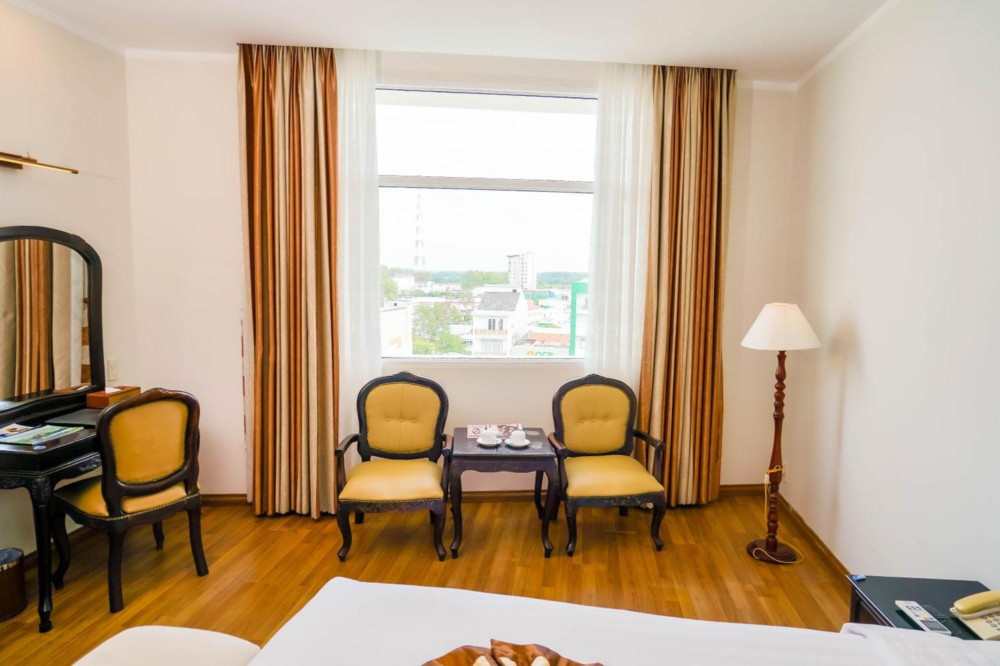Hoa Binh 1 Hotel Long Xuyên Esterno foto