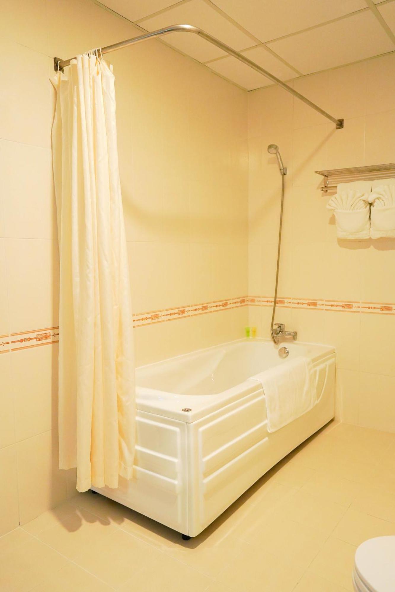 Hoa Binh 1 Hotel Long Xuyên Esterno foto