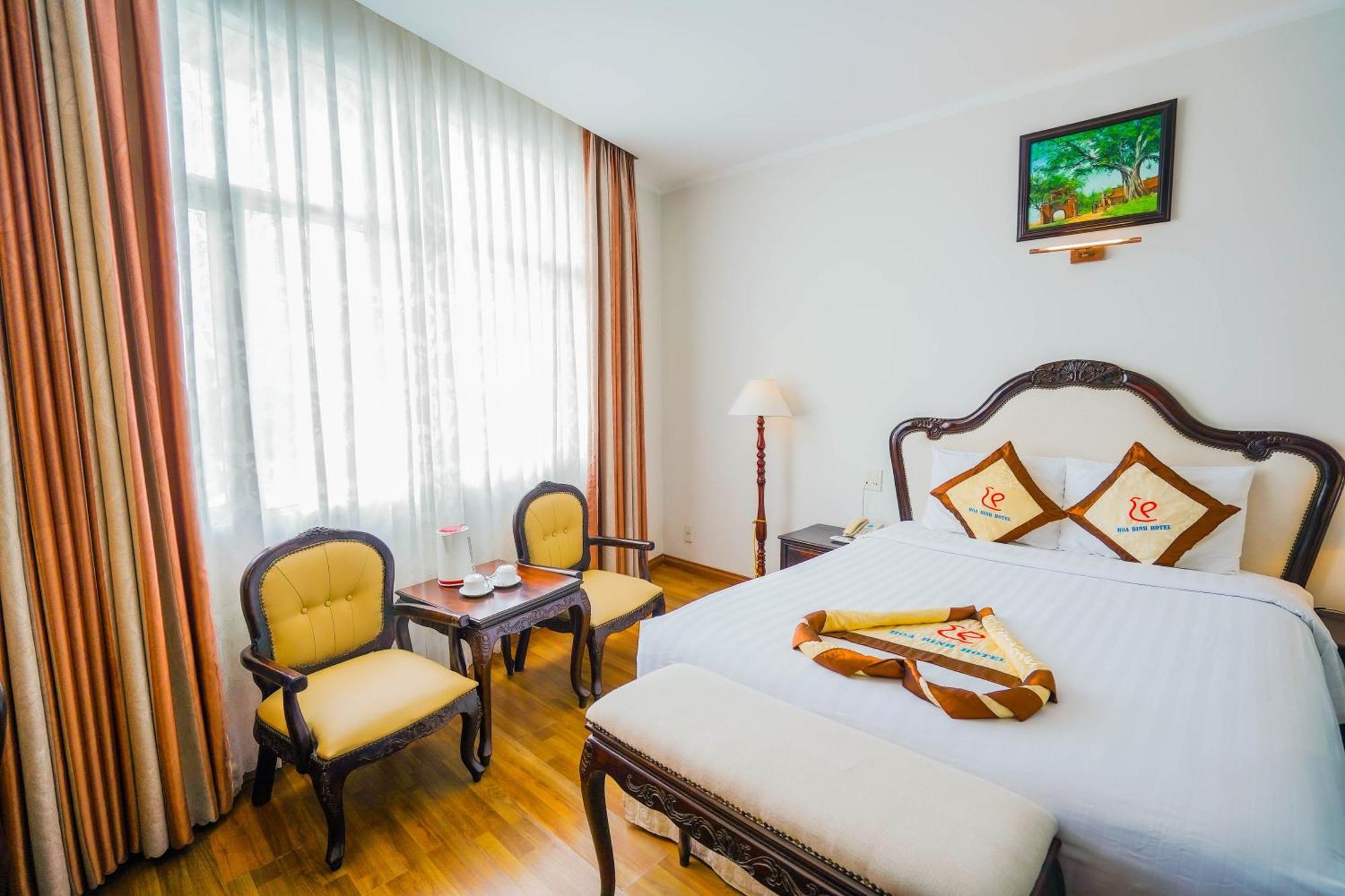 Hoa Binh 1 Hotel Long Xuyên Esterno foto